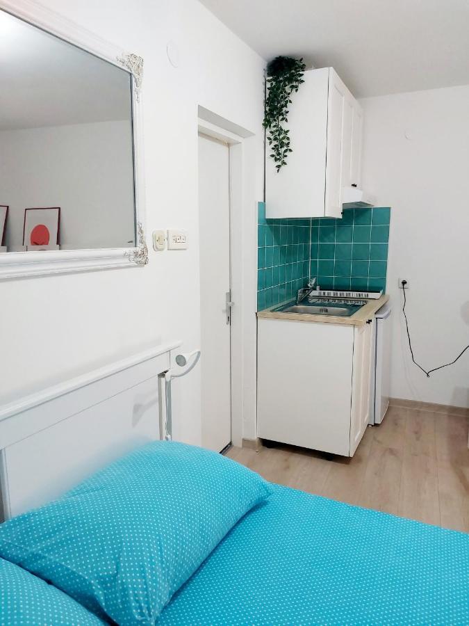 Sha La La: Historic Castle-Side Studio with Modern Amenities Bakar Exterior photo