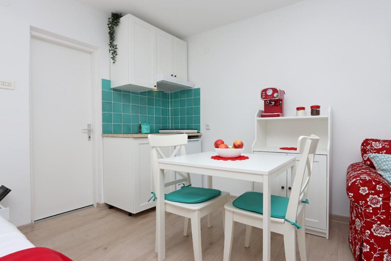 Sha La La: Historic Castle-Side Studio with Modern Amenities Bakar Exterior photo