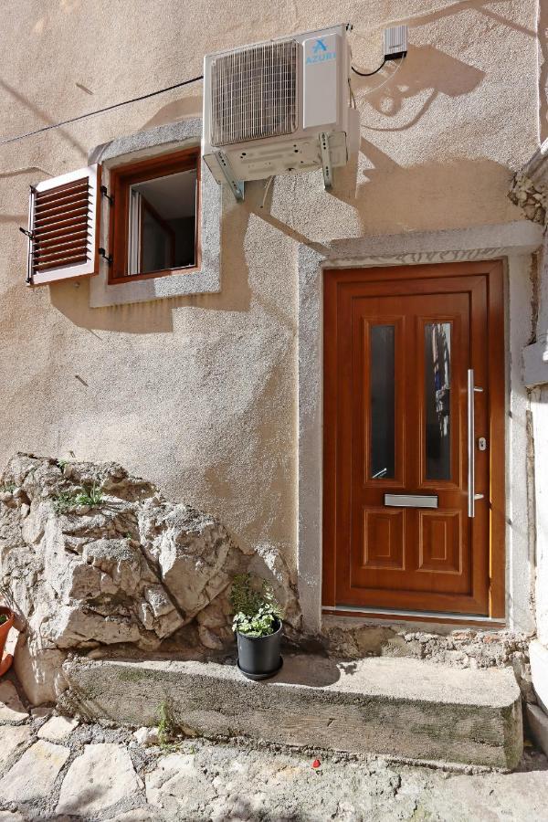 Sha La La: Historic Castle-Side Studio with Modern Amenities Bakar Exterior photo