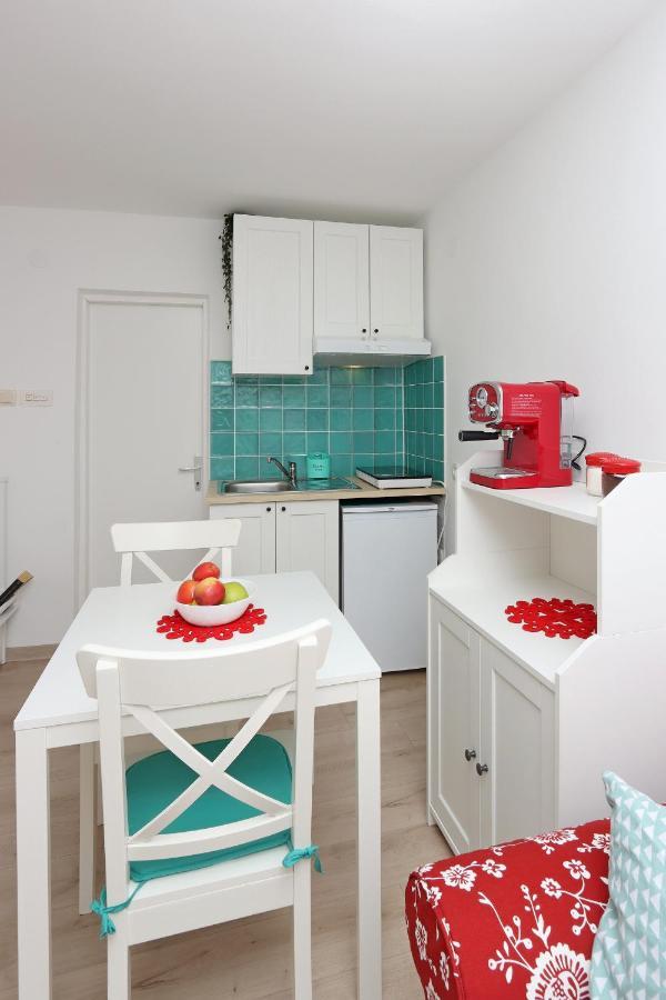 Sha La La: Historic Castle-Side Studio with Modern Amenities Bakar Exterior photo
